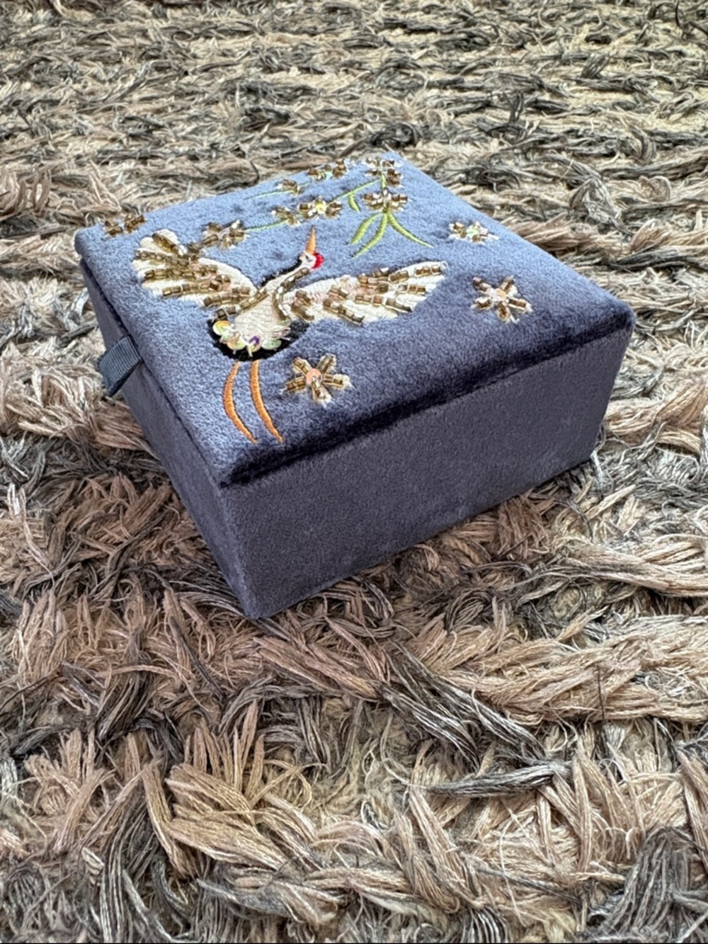 Hand Crafted Gray Embroidered Crane Box with Gold Accents - Picture 3 of 8